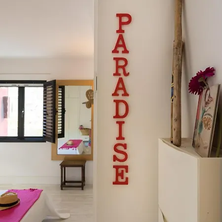 Adam's Place * San Bartolomé